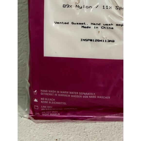 2010 SILKIES Control Top Pantyhose Size Medium Nude/Natural Color New Sealed - Picture 3 of 5